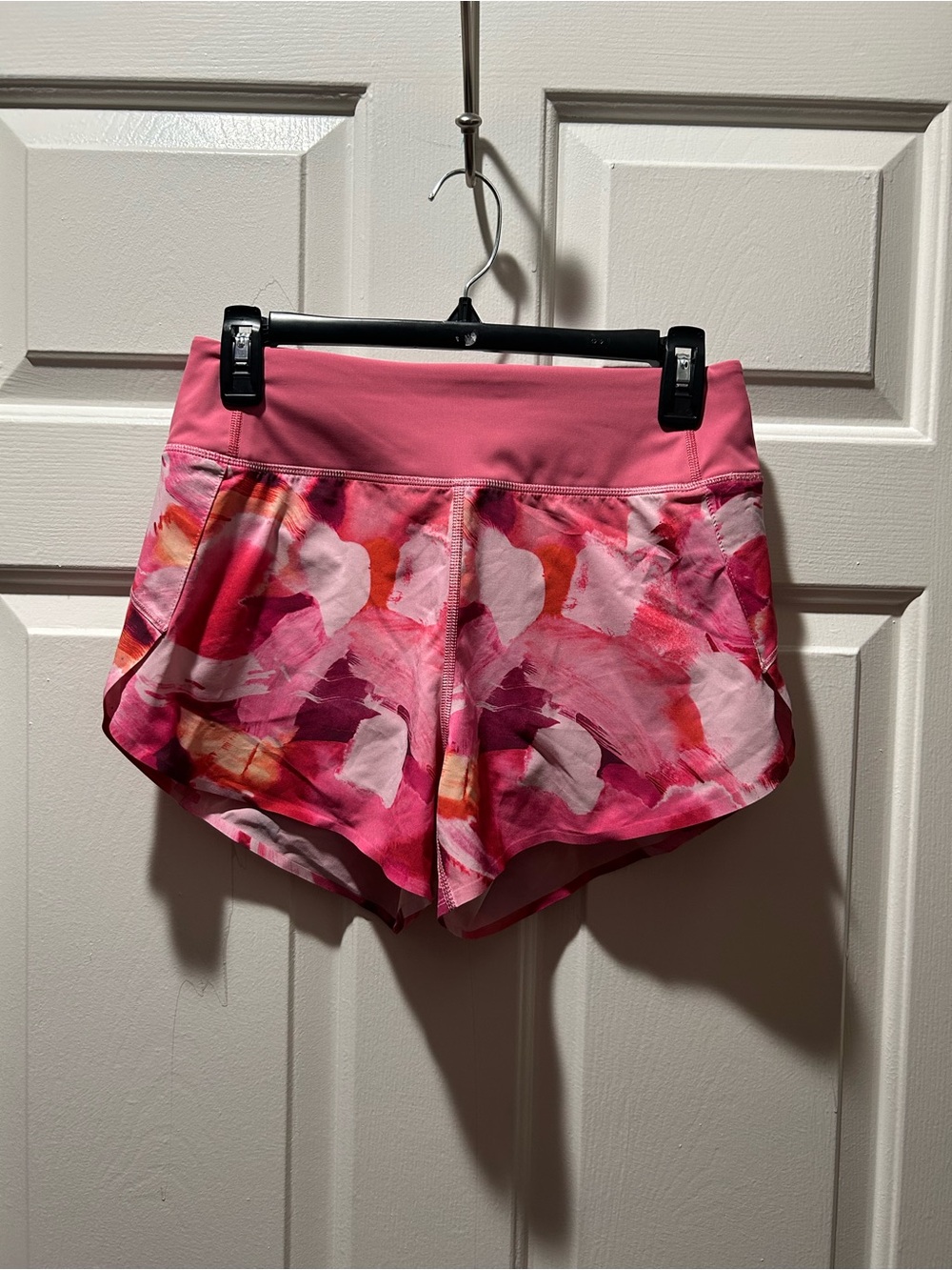 Athleta Run With It 3.5 inch Short in Painted Energy Coral Size X-Small